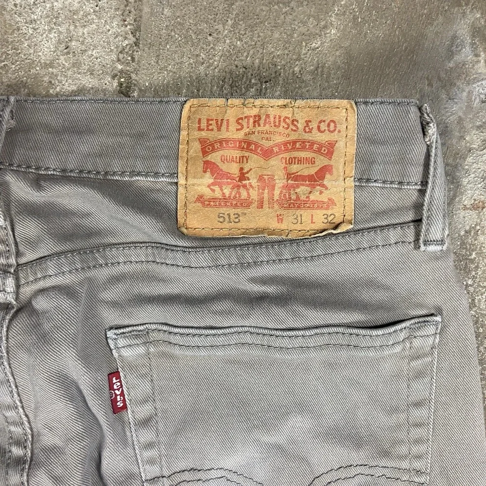 Levi's 513 Jeans Size 31x32 Gray Denim Medium Wash Slim Straight Flex Fit